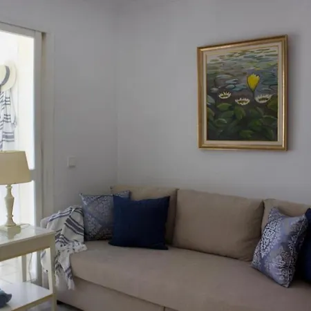 Centrally Located South Facing With Pool