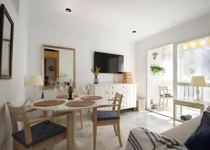 Centrally Located South Facing With Pool * Torremolinos