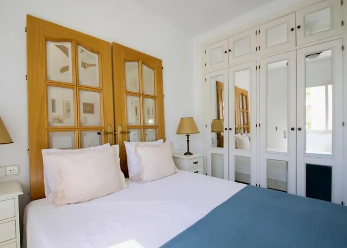 דירה Centrally Located South Facing With Pool