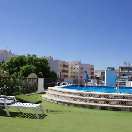 Apartment Centrally Located South Facing With Pool